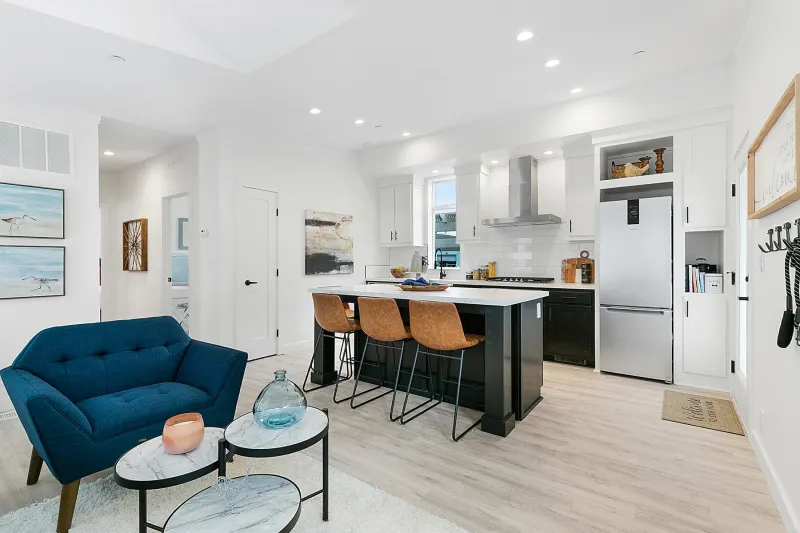 Gs 790 adu interior home features