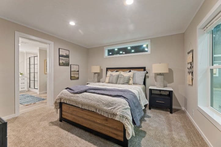 Atmos 28603n bedroom home features