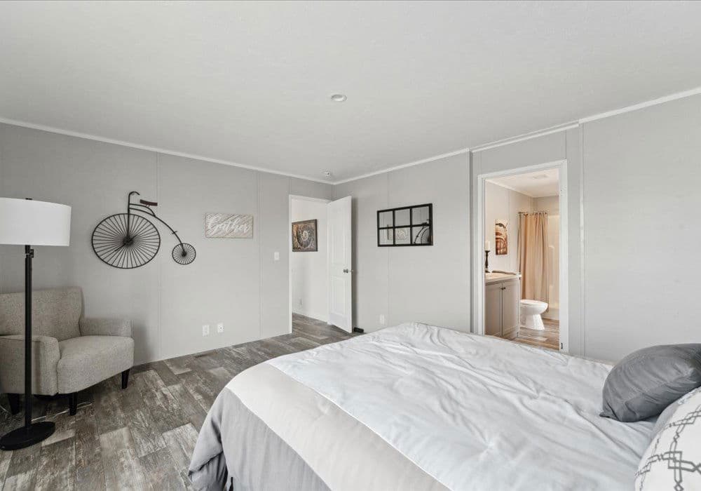 Apex 3900 bedroom home features