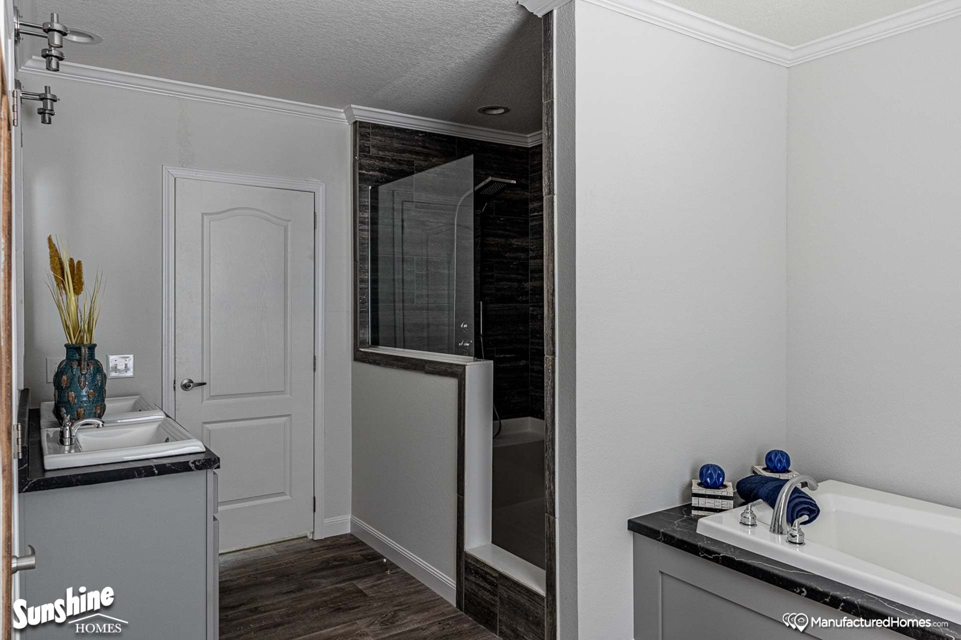 Pri3260-2028 bathroom home features