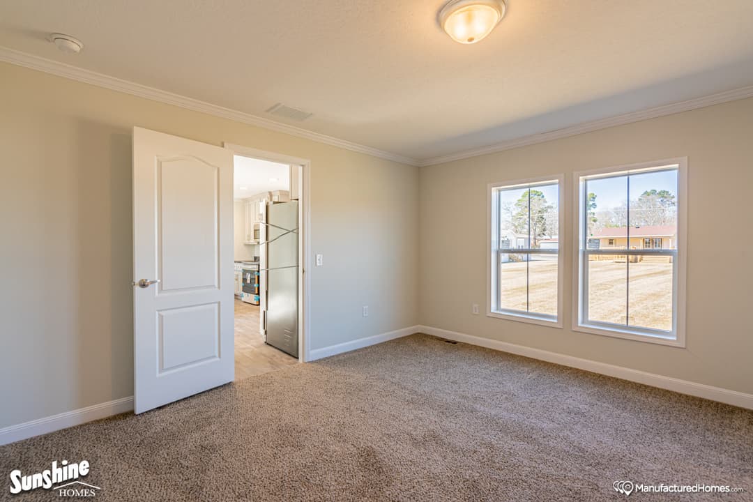 Pri1684-1009 bedroom home features