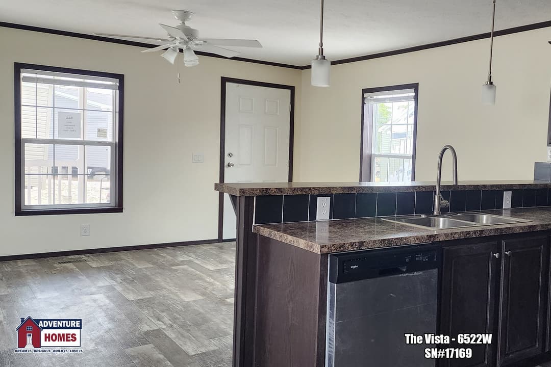 Vista | 6522w kitchen home features