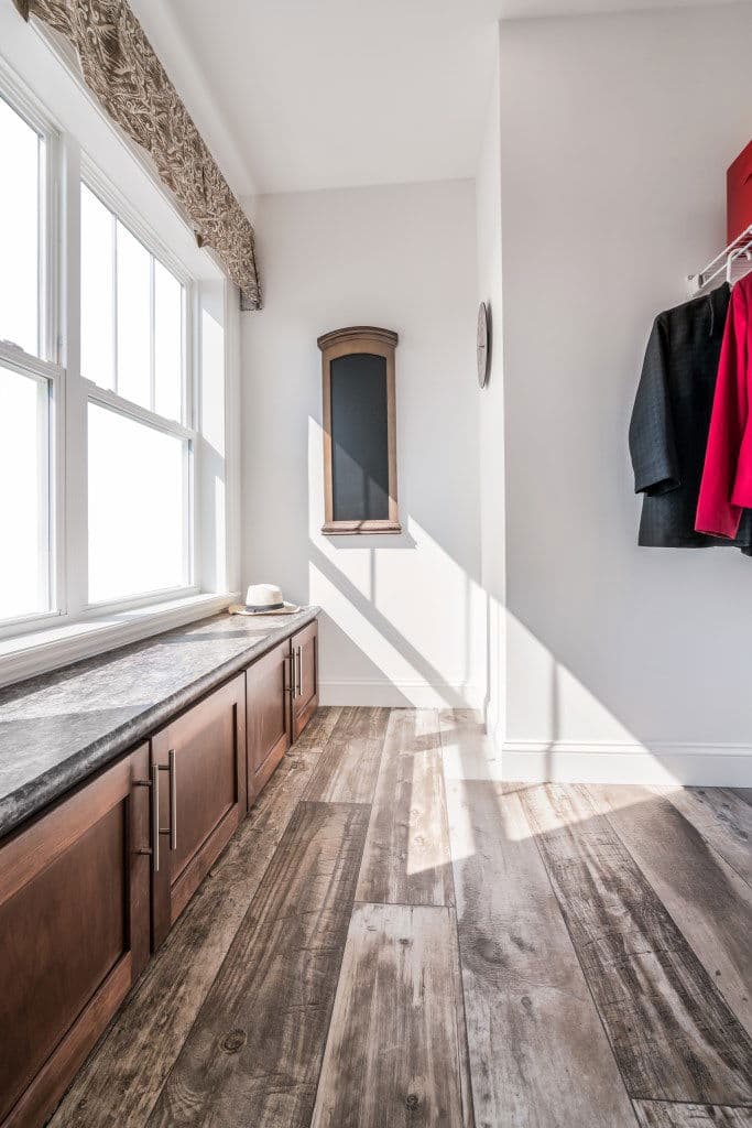 Ultra ranch 2p2403-x interior home features