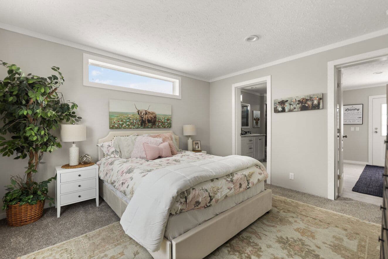 Escape 28443b bedroom home features