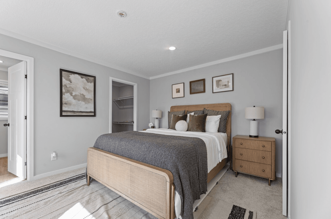 Helix 16763n bedroom home features