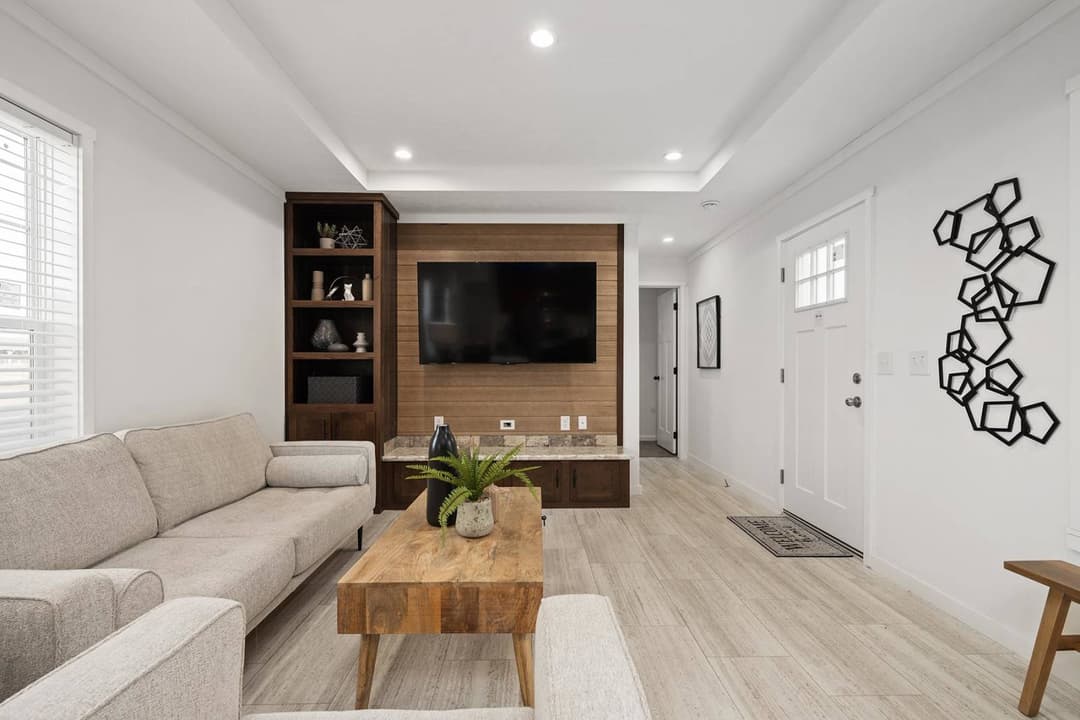 East point - invite interior home features