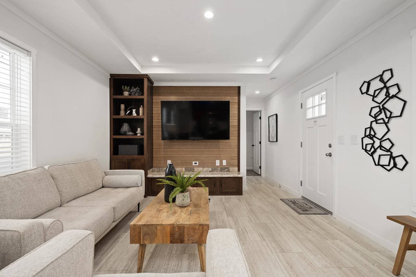 East point - invite interior home features