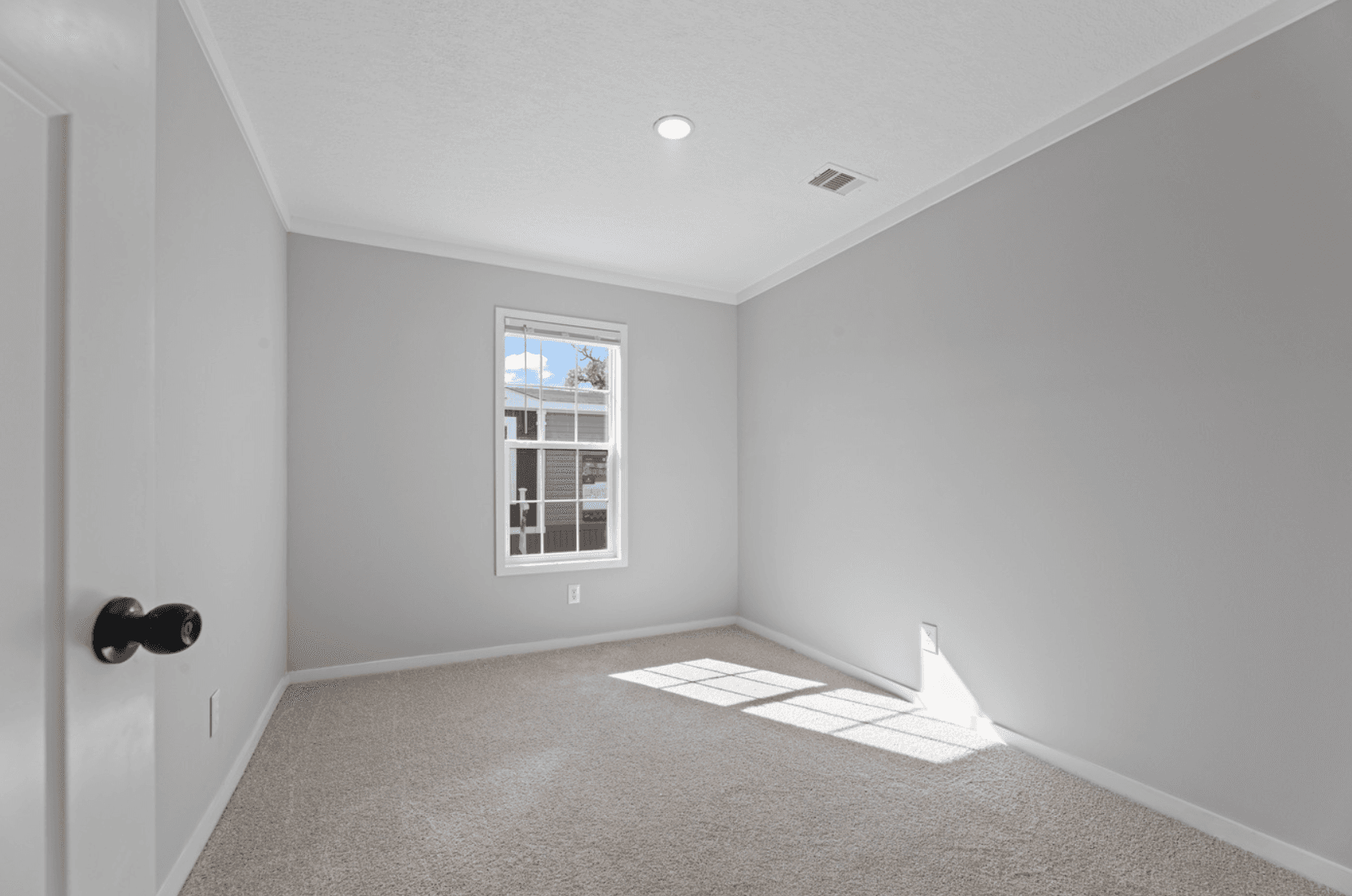 Helix 16763n bedroom home features