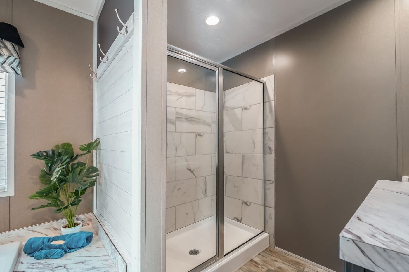 Major bathroom home features