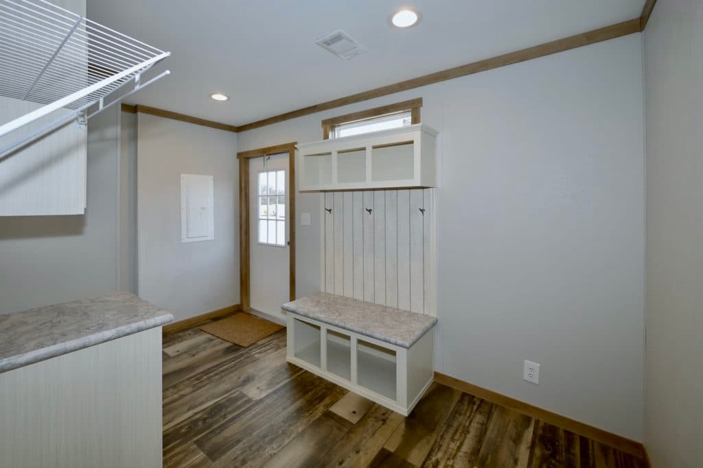 Mariana 9776 interior home features