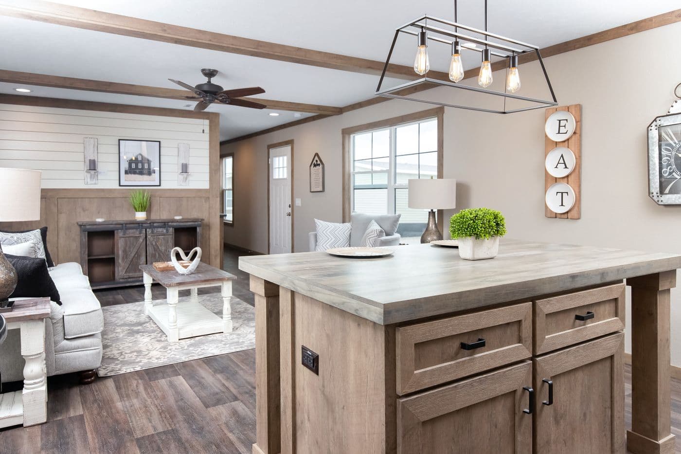 The annie kitchen home features