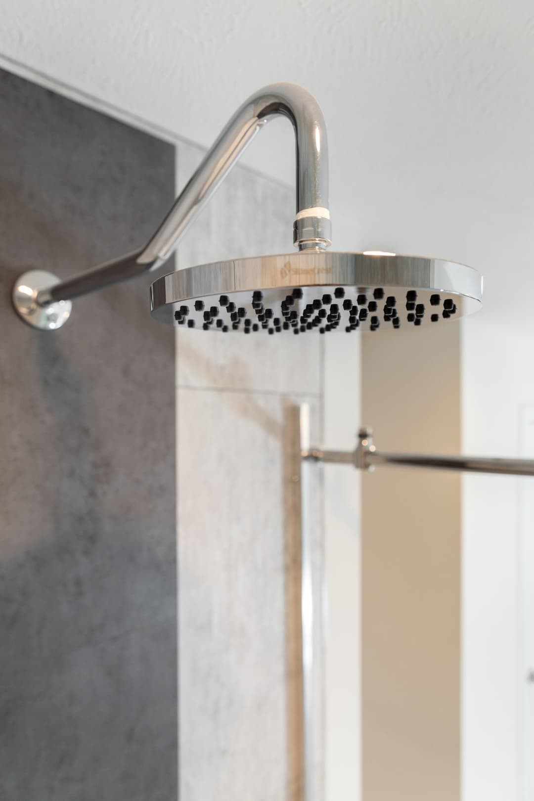 Belvedere blvd bathroom home features