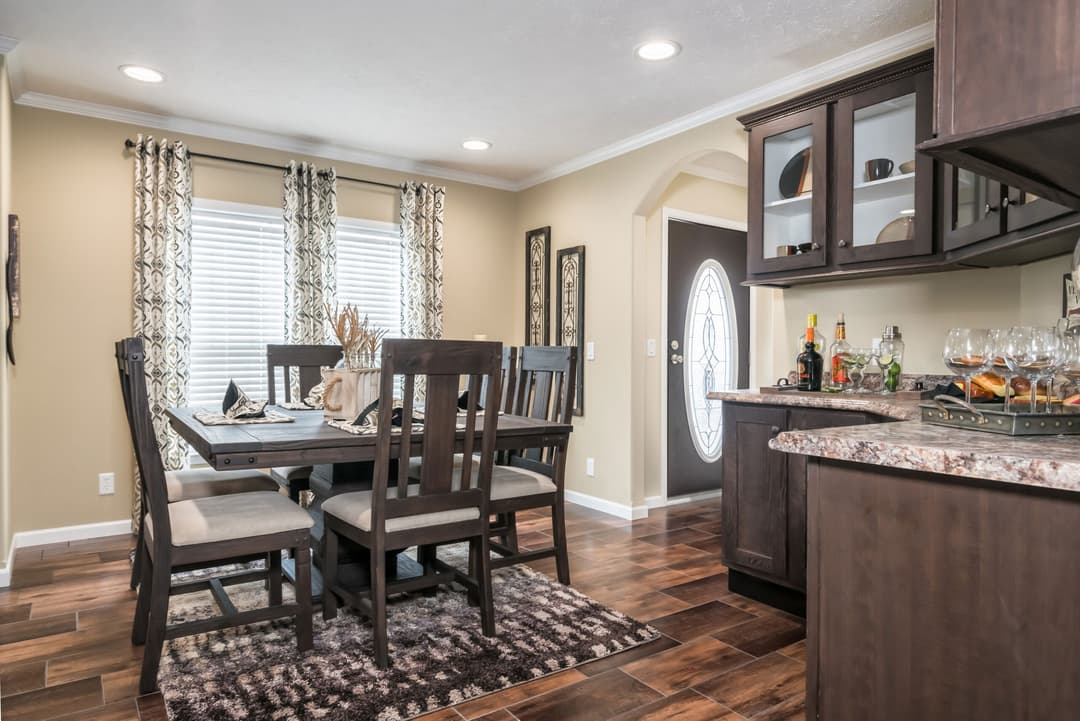 Kb-3241 interior home features