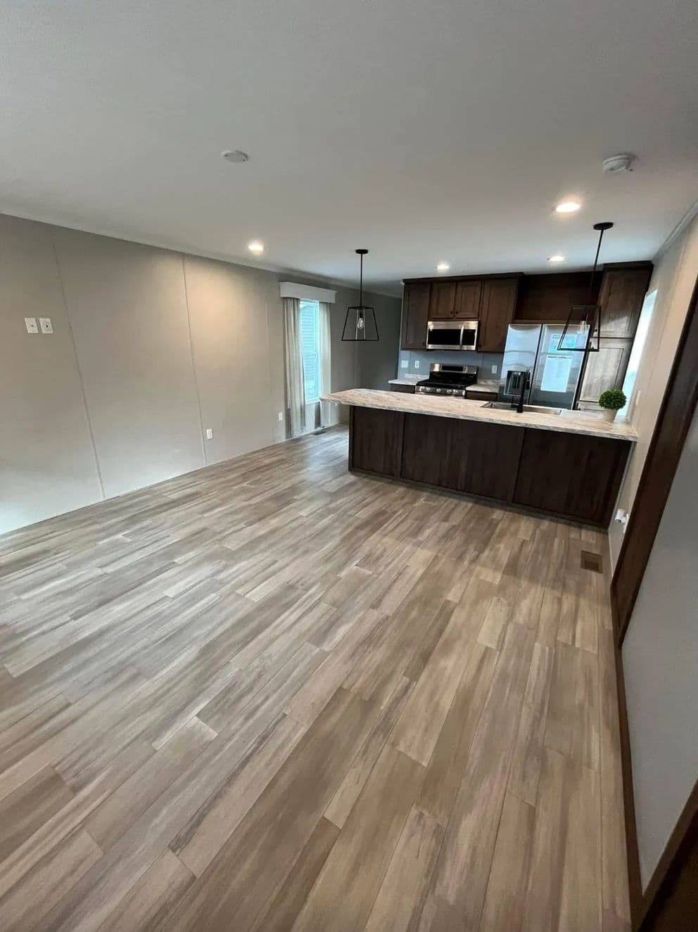 Peridot 60 interior home features