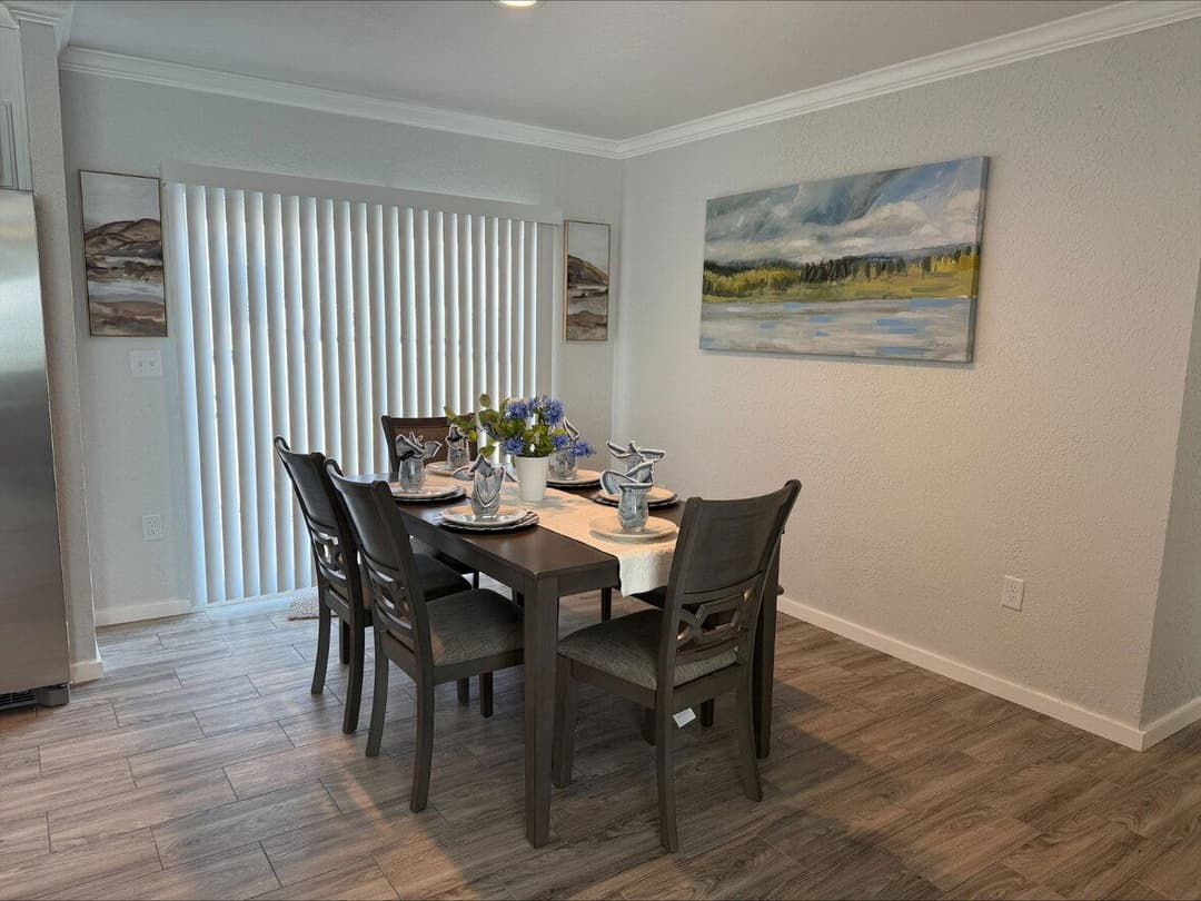 Emerald 28764a interior home features