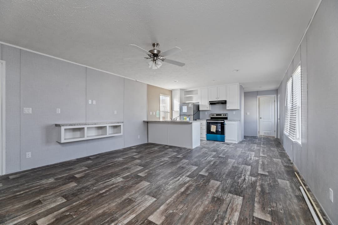 Valu premier 16683g interior home features