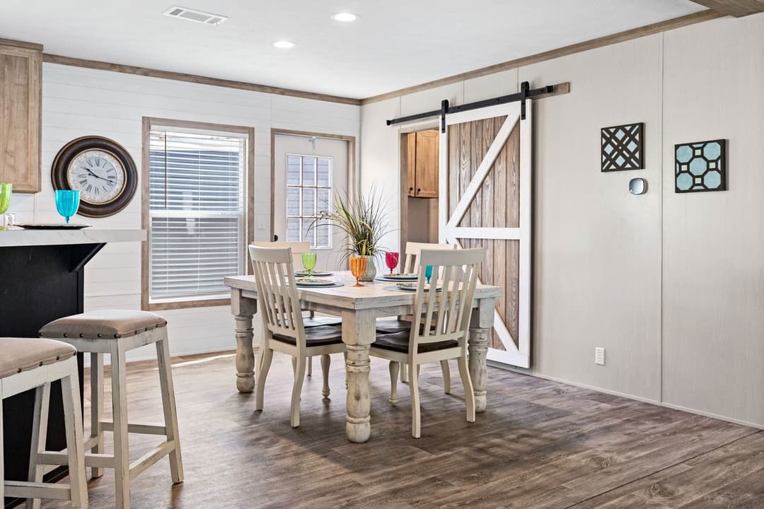 Crazy eights interior home features