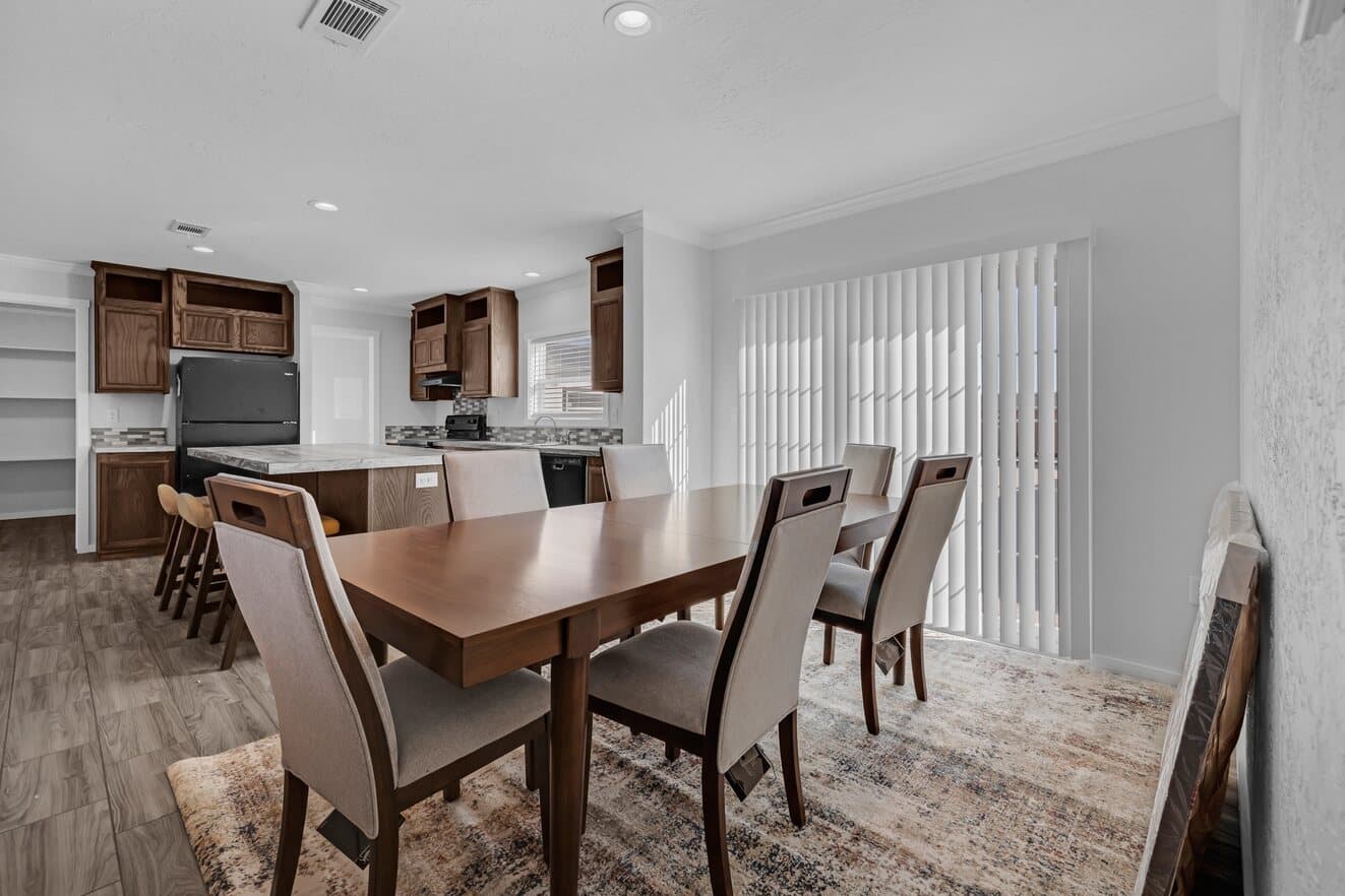 Topaz 28764a interior home features