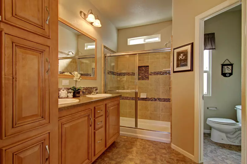 American freedom 2858 bathroom home features
