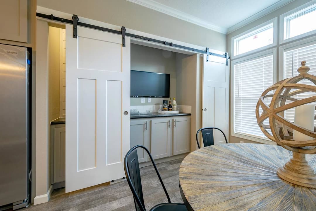 Innovation 3268c interior home features