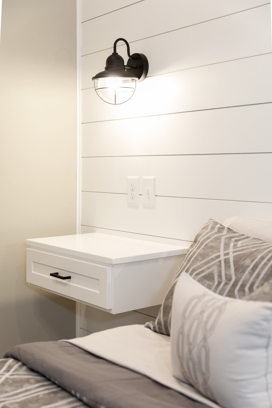 Blue springs bedroom home features