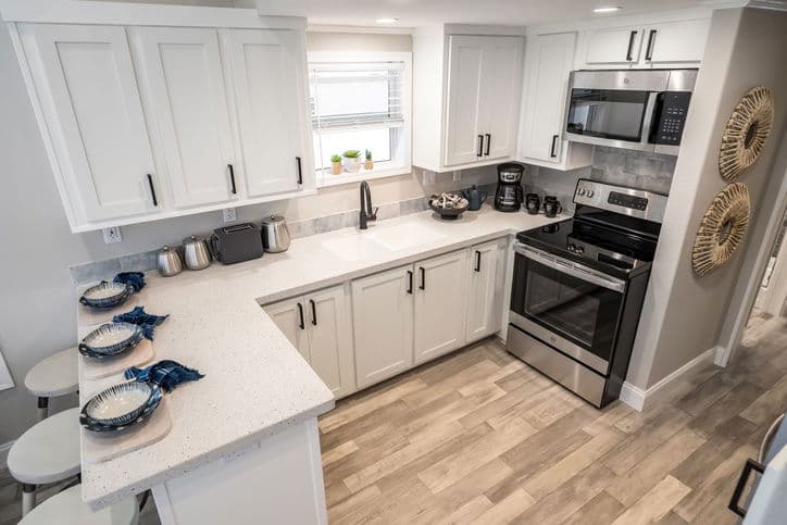 Eagle 11341a kitchen home features