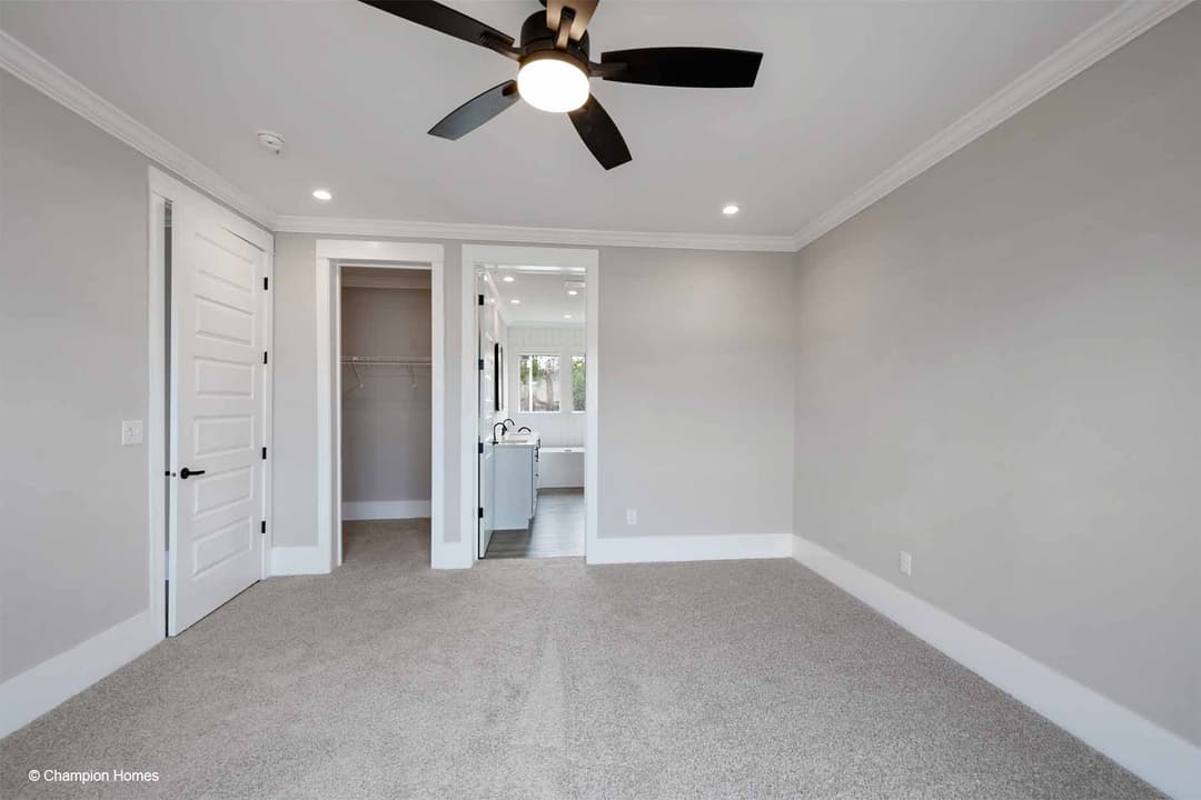 Cameron i 3252-01 bedroom home features