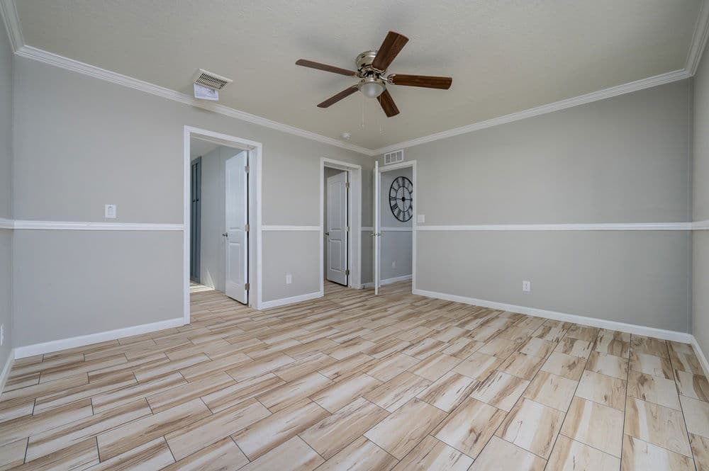 Tater tot bedroom home features