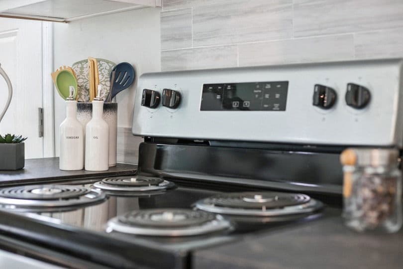 Valor 16763n kitchen home features