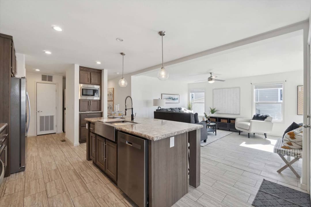 Aurora-e kitchen home features