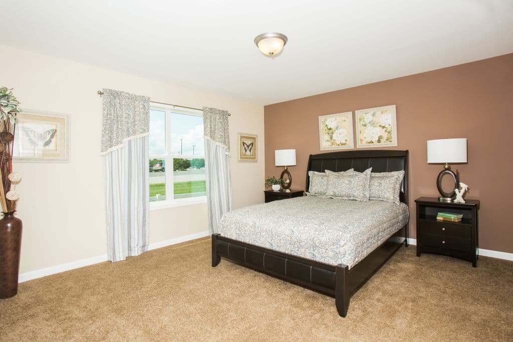 Raven max 28 28763b bedroom home features