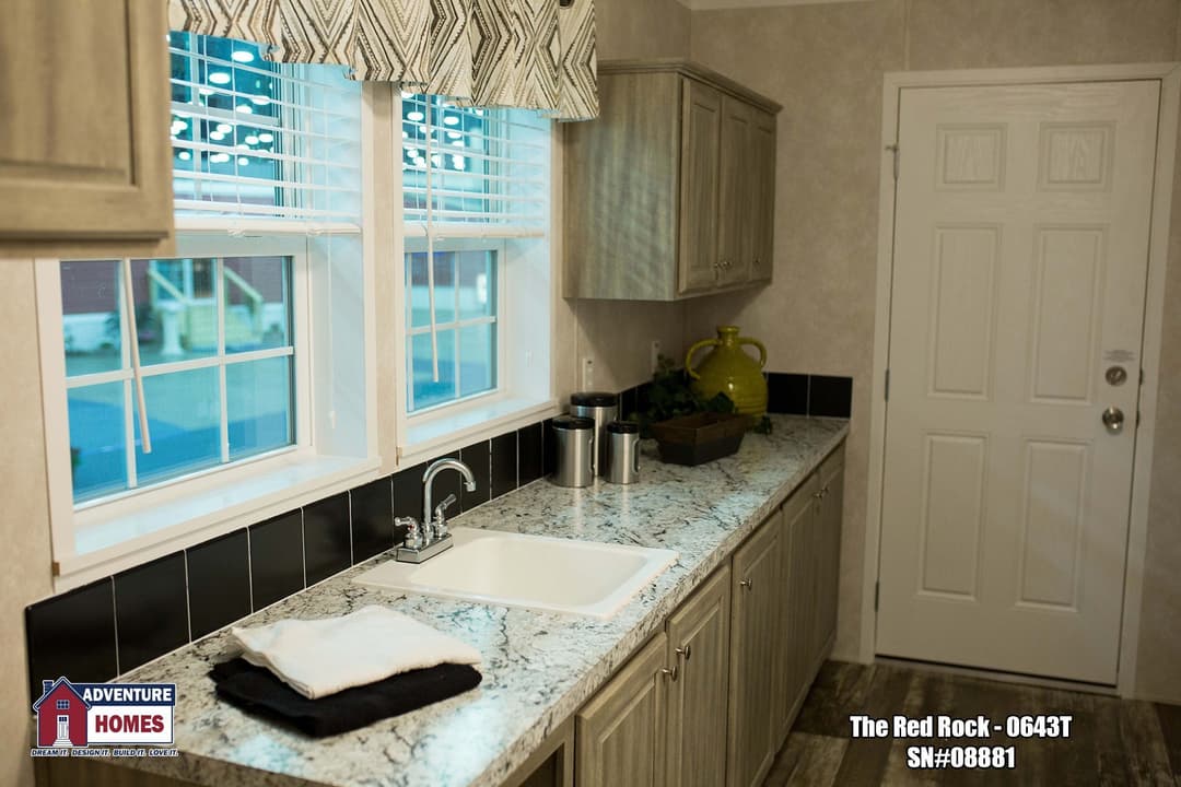 Red rock | 0643t interior home features