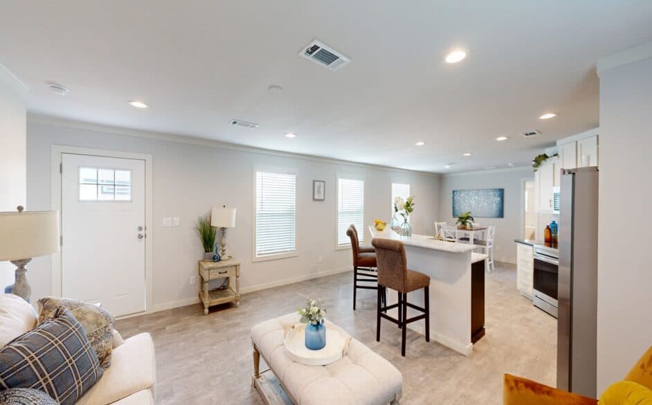 Trilliant 5806 interior home features