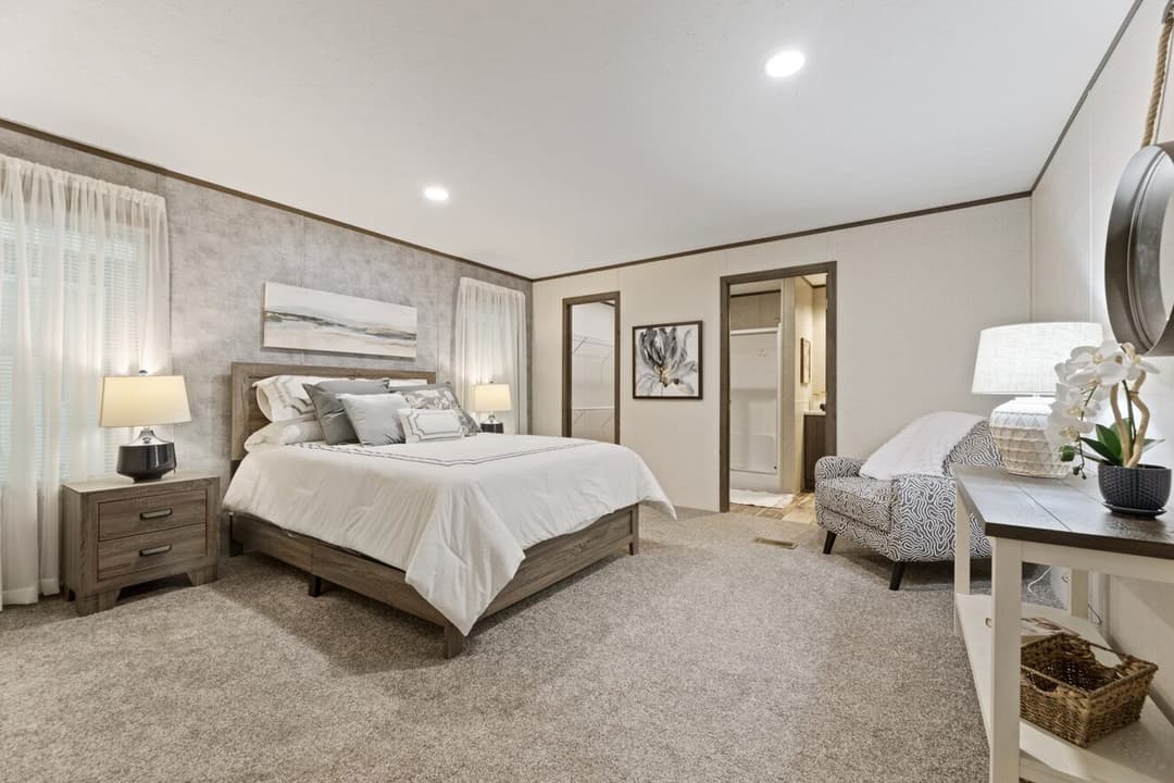 Eastman 24530 bedroom home features