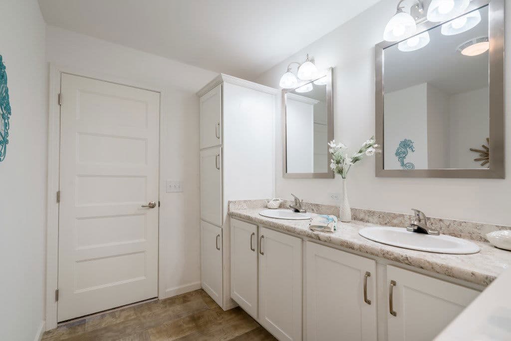 Astro creations ranch 3a2043-v bathroom home features