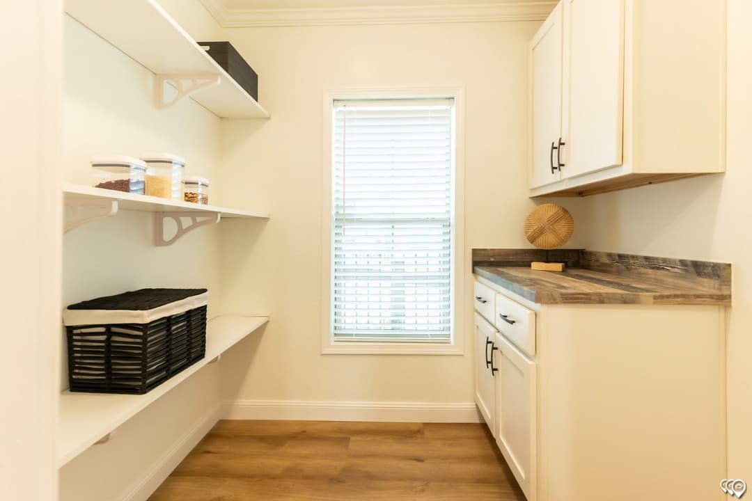 Pri3280-2071 interior home features