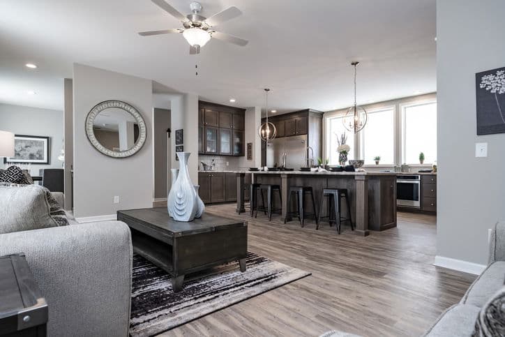 Max supreme 2 28683c interior home features