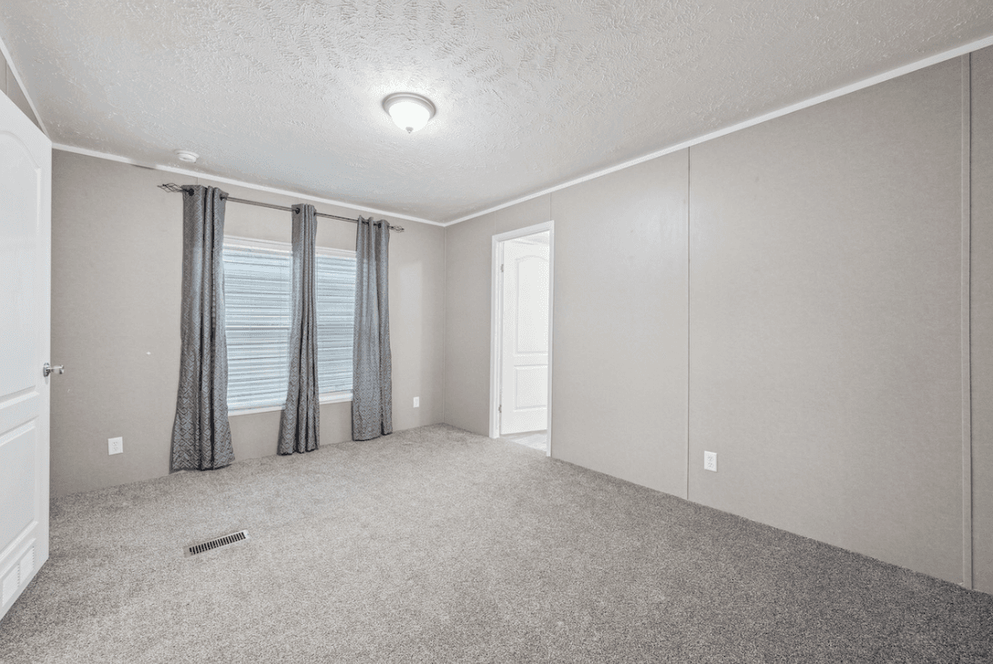 Md-116 lakeside bedroom home features