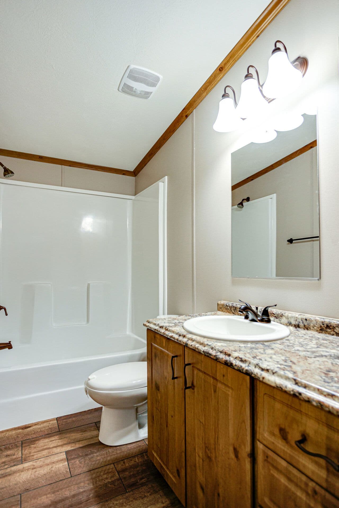 Doublewide s-28×56-32flp bathroom home features