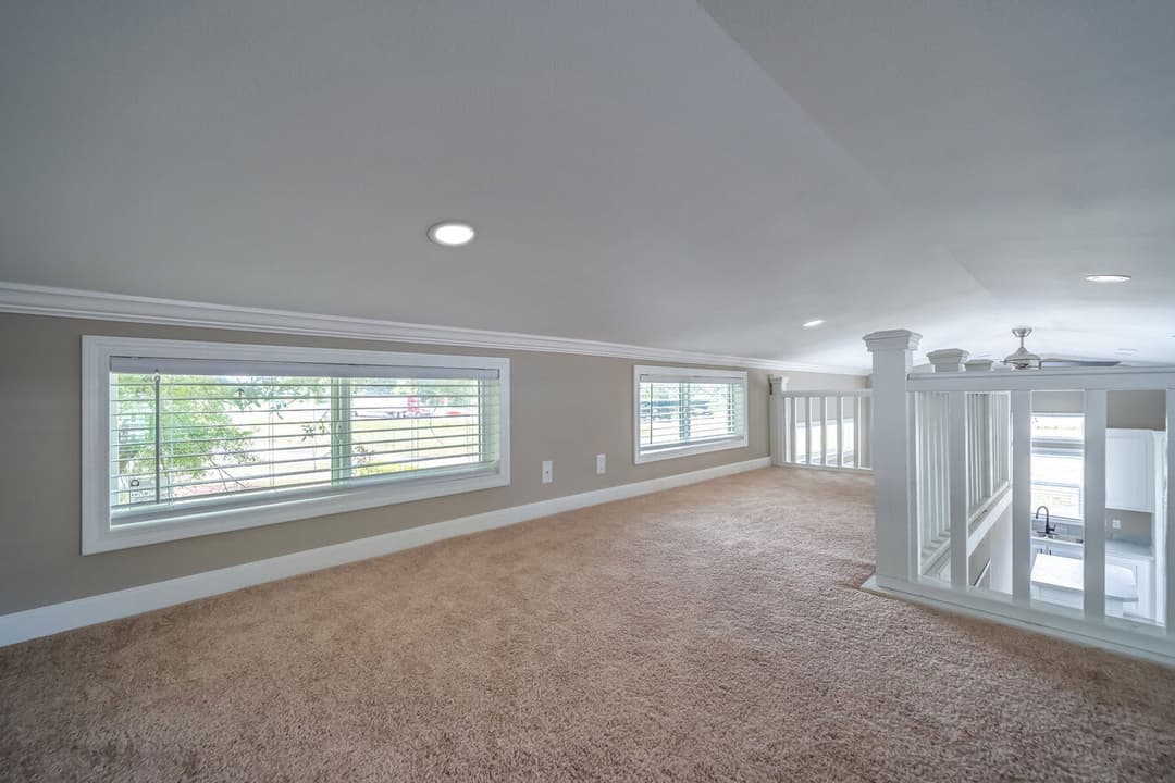 Eagle 11351g interior home features