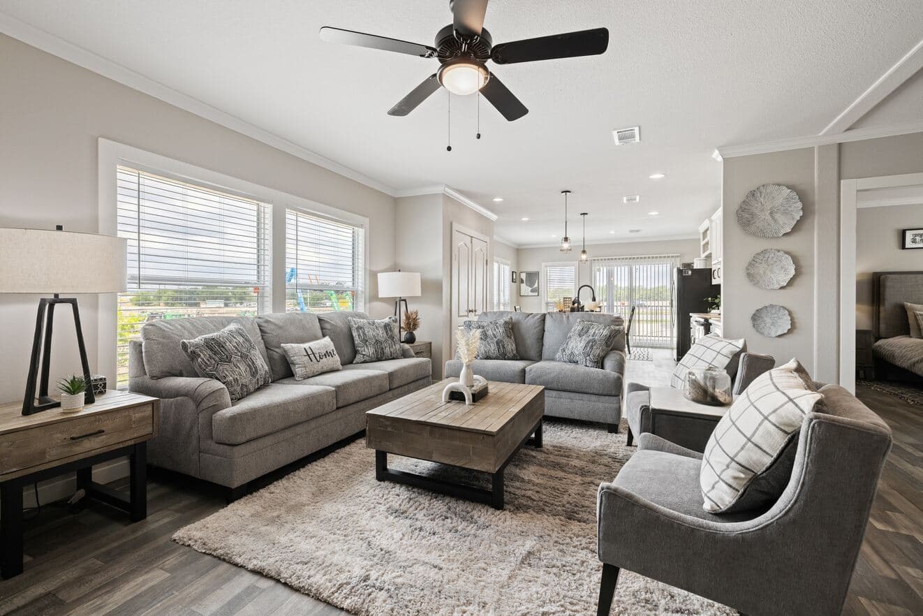 Palladium 30704d interior home features