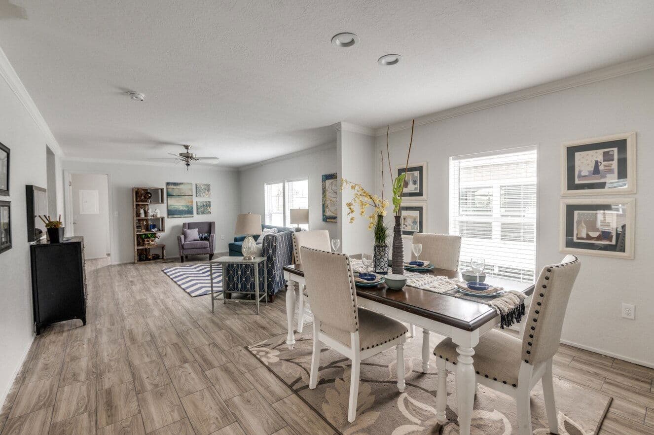 Emerald 28603a kitchen home features