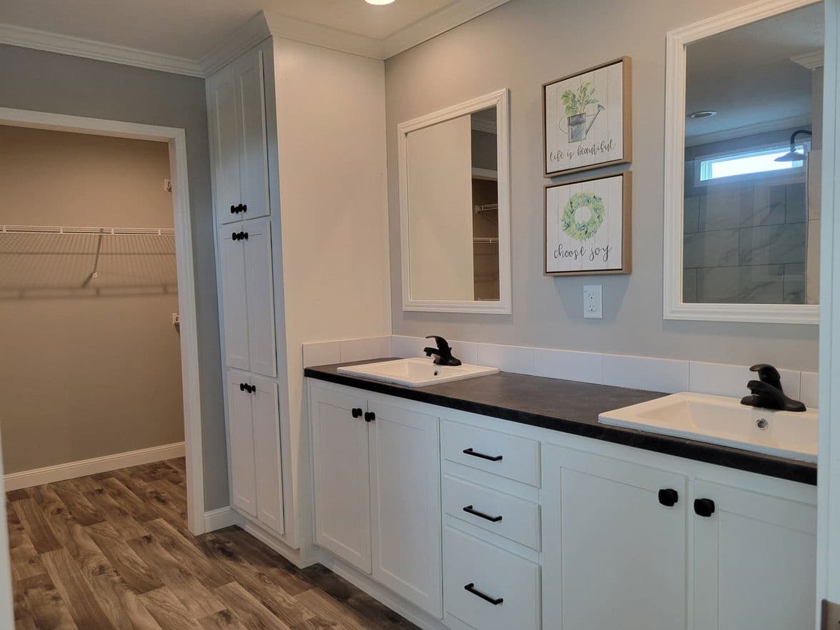 Heritage pointe 32603d bathroom home features