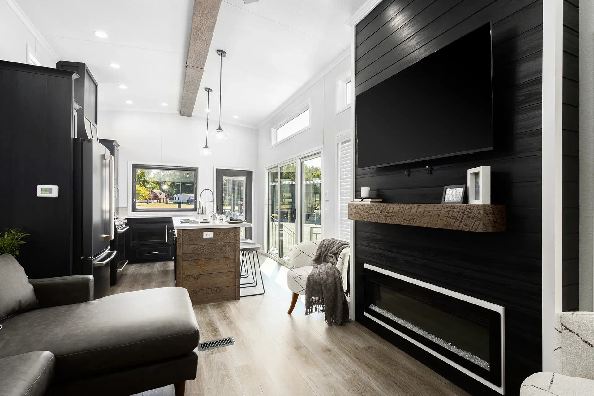 Island 6430p interior home features