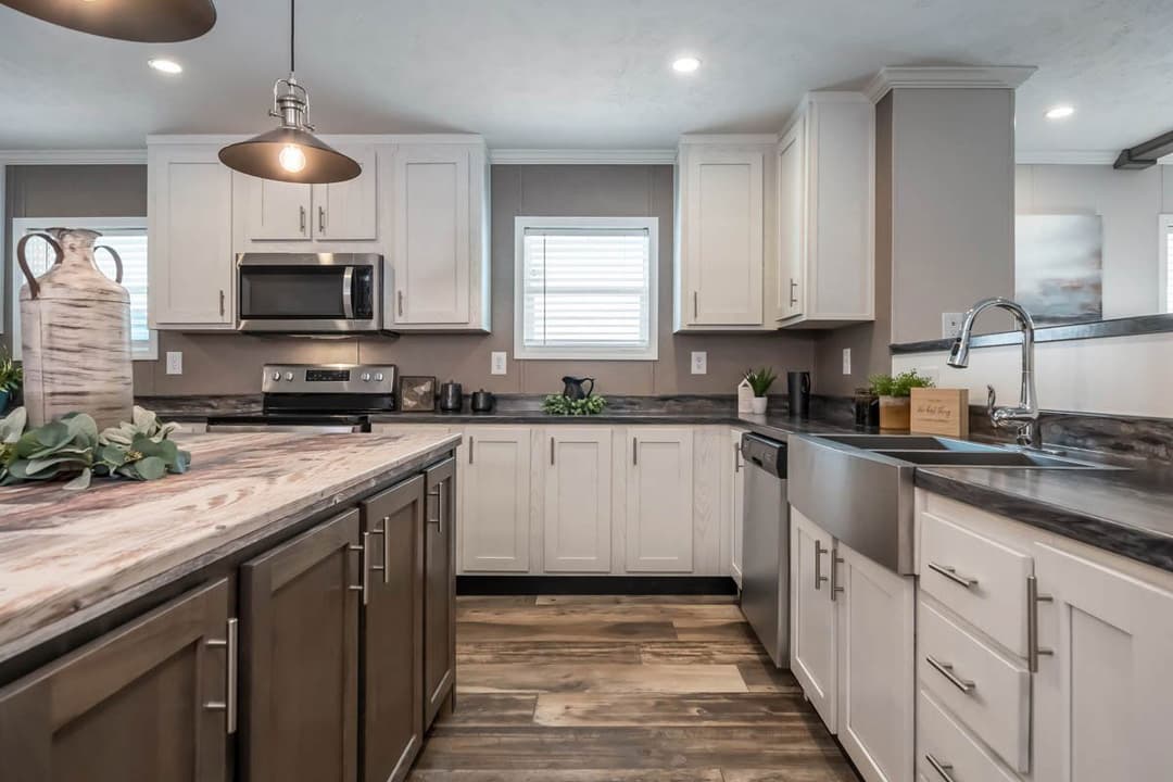 Ruby kitchen home features