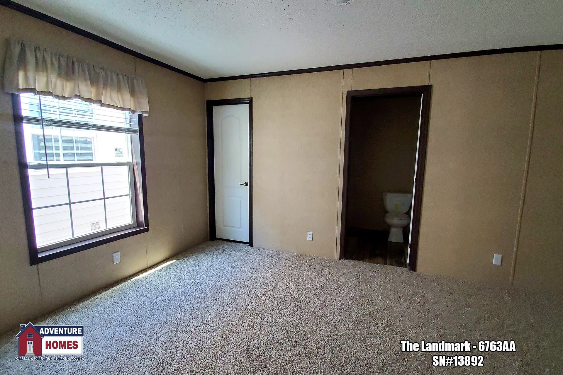 Landmark | 6763aa bedroom home features