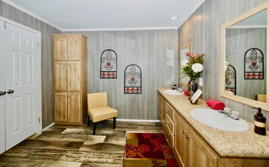 Rifleman 3240 bathroom home features