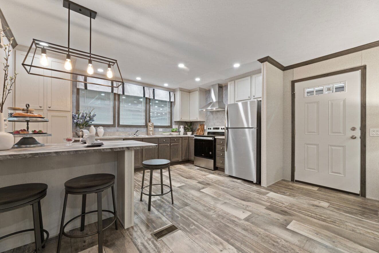 Eastman 24530 kitchen home features