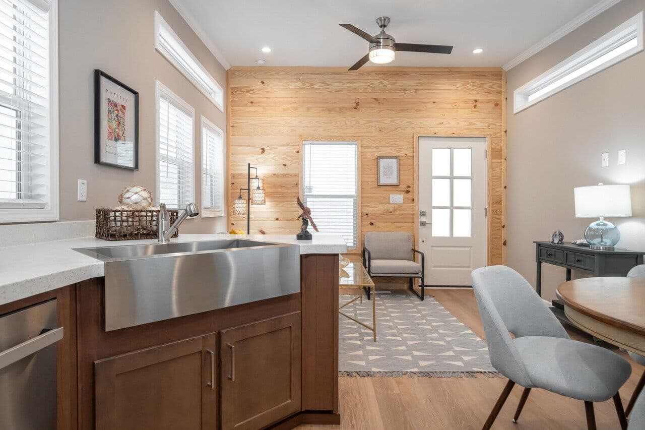 Wedge 13442s kitchen home features