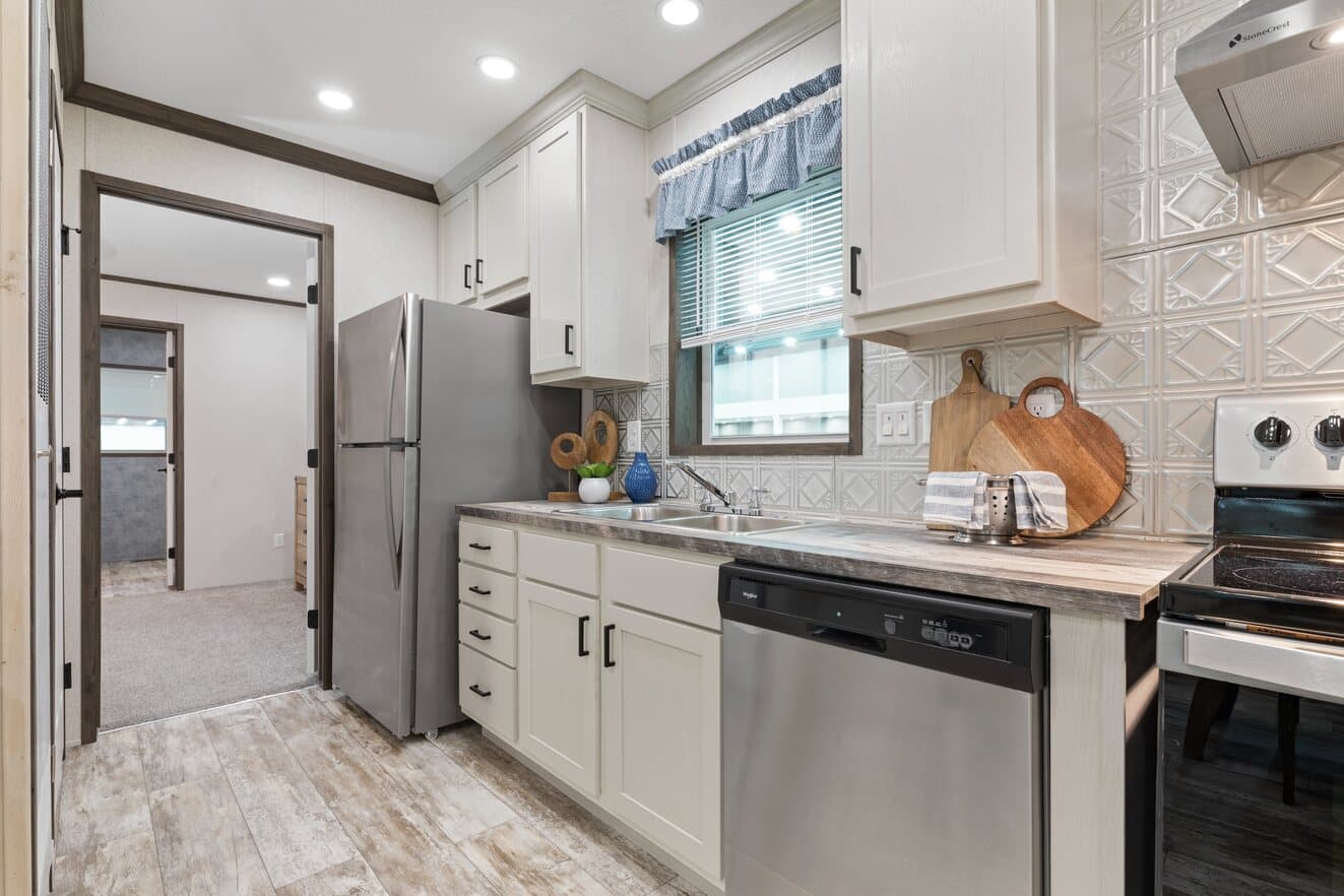 Tesla 24523 kitchen home features